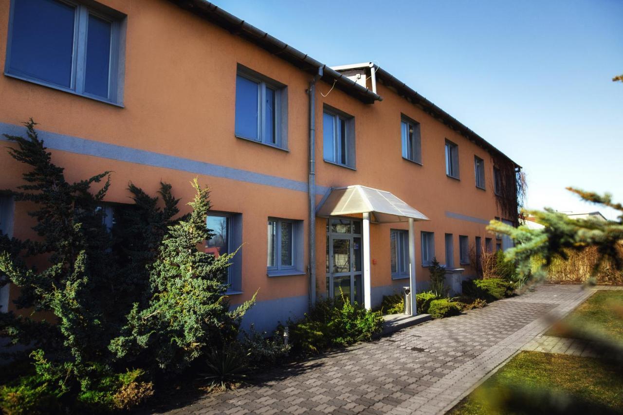 Atmosfera Hotel Zyrardow Kültér fotó